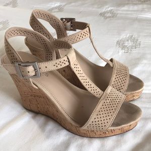 Charles David Tan Wedges